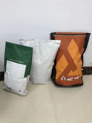 Sélection de la capacité pour la personnalisation des sacs en papier de fond en pincement blanc