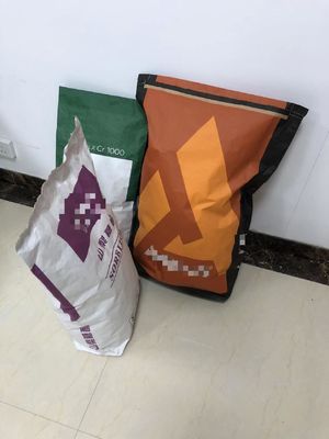 Sélection de la capacité pour la personnalisation des sacs en papier de fond en pincement blanc